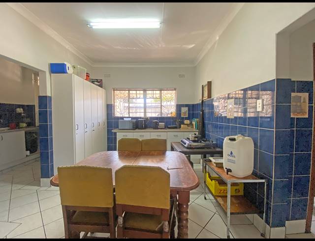 508M² BUILDING FOR SALE IN COLBYN